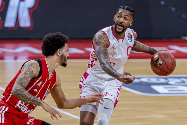 迫在眉睫的 迫在眉睫的