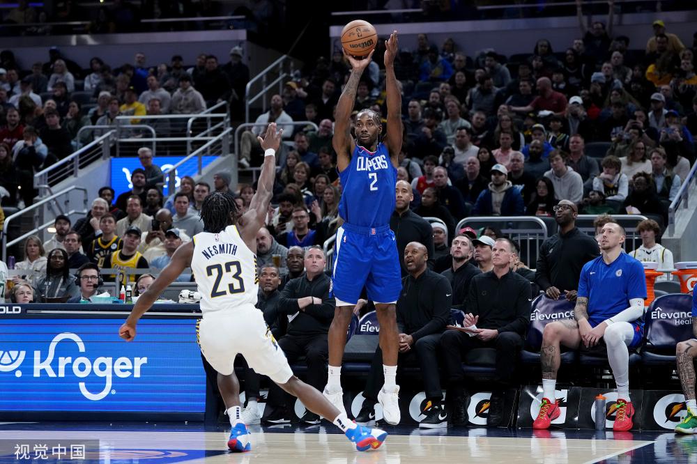 帕克在颁奖 帕克在颁奖